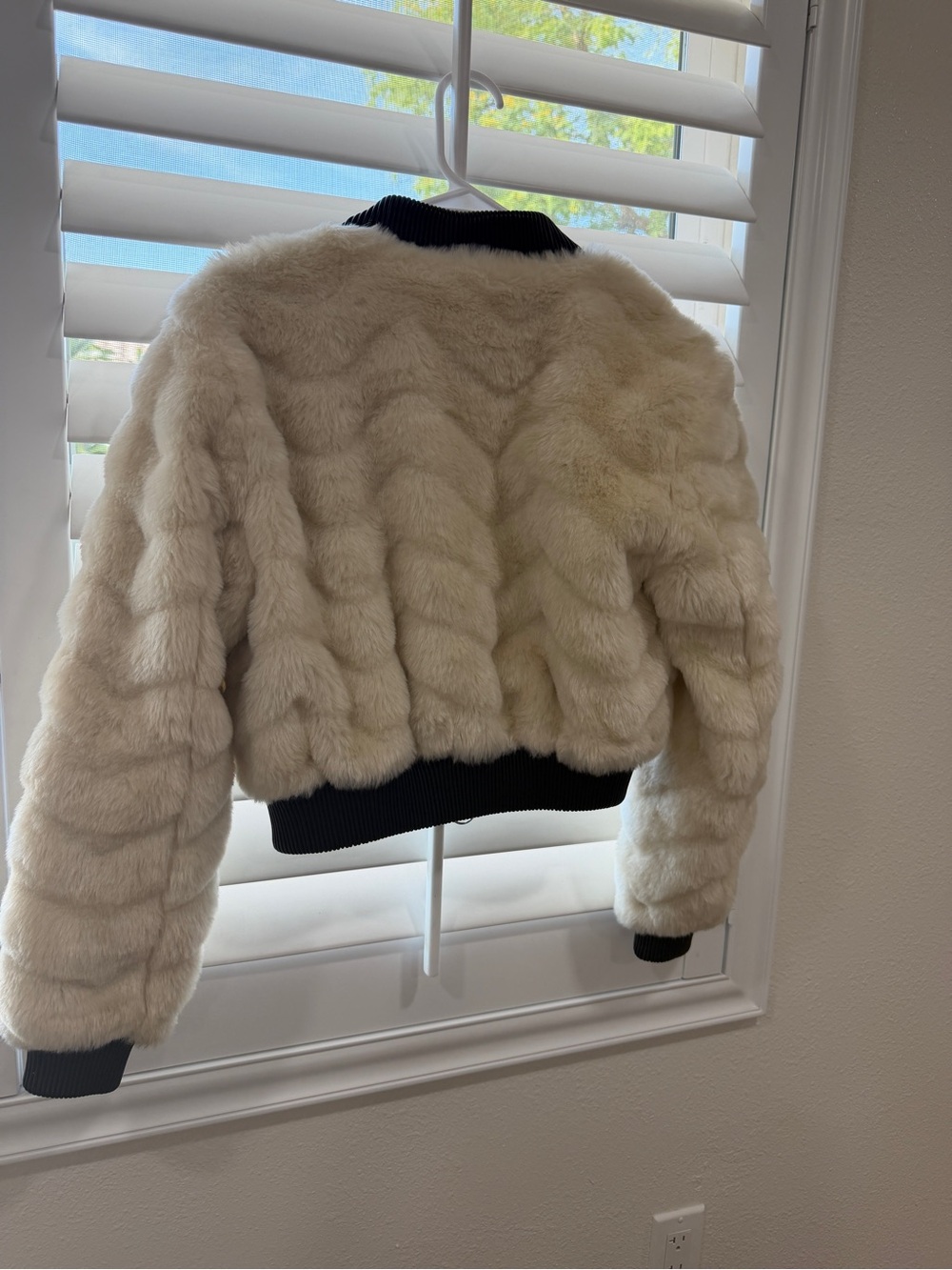 Jennifer Lopez Cream Faux Fur Bomber Jacket with Black Trim - Picture 2 of 2